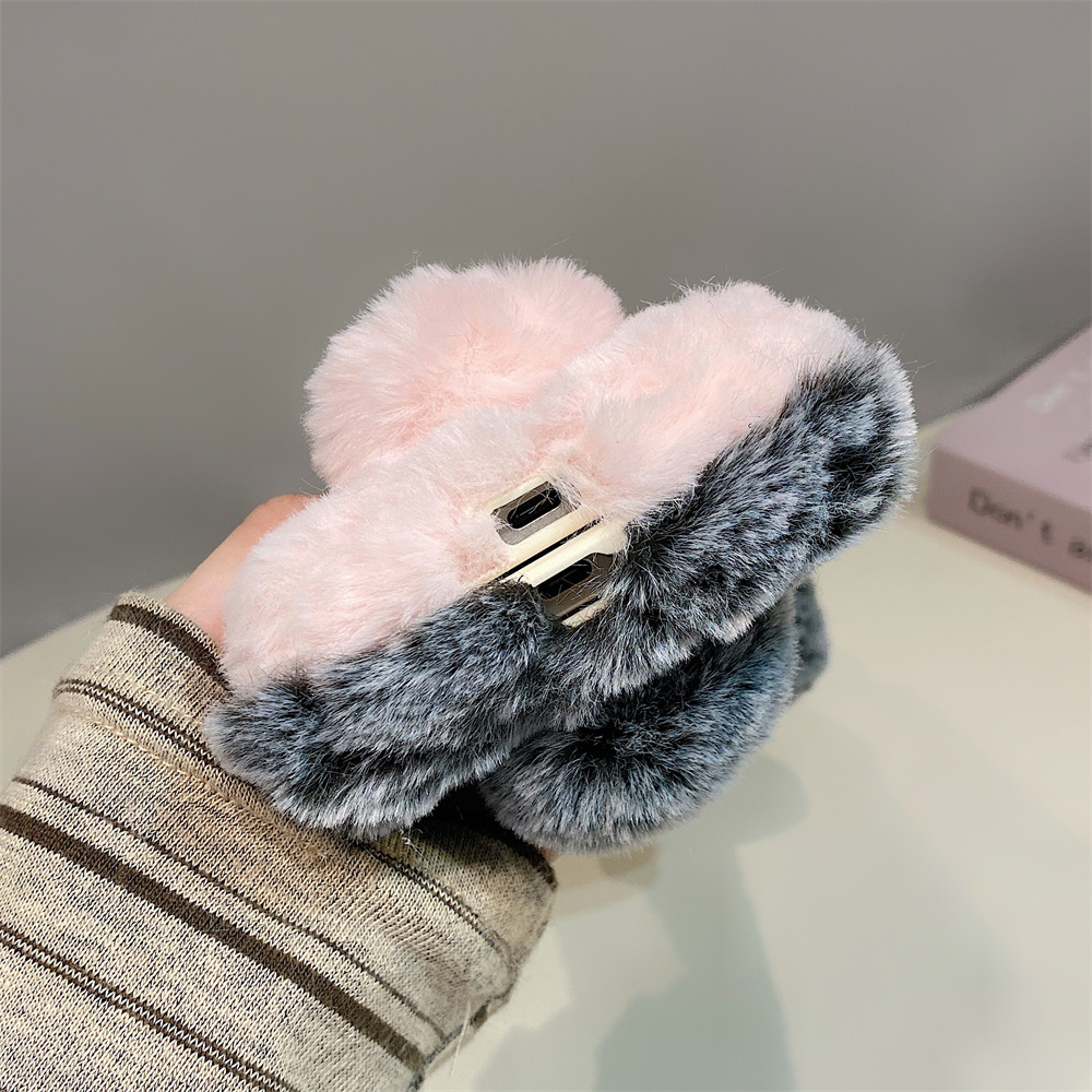 Cute Rabbit Ears Fluffy Stand  – обзор и цена Phone Cases Casely